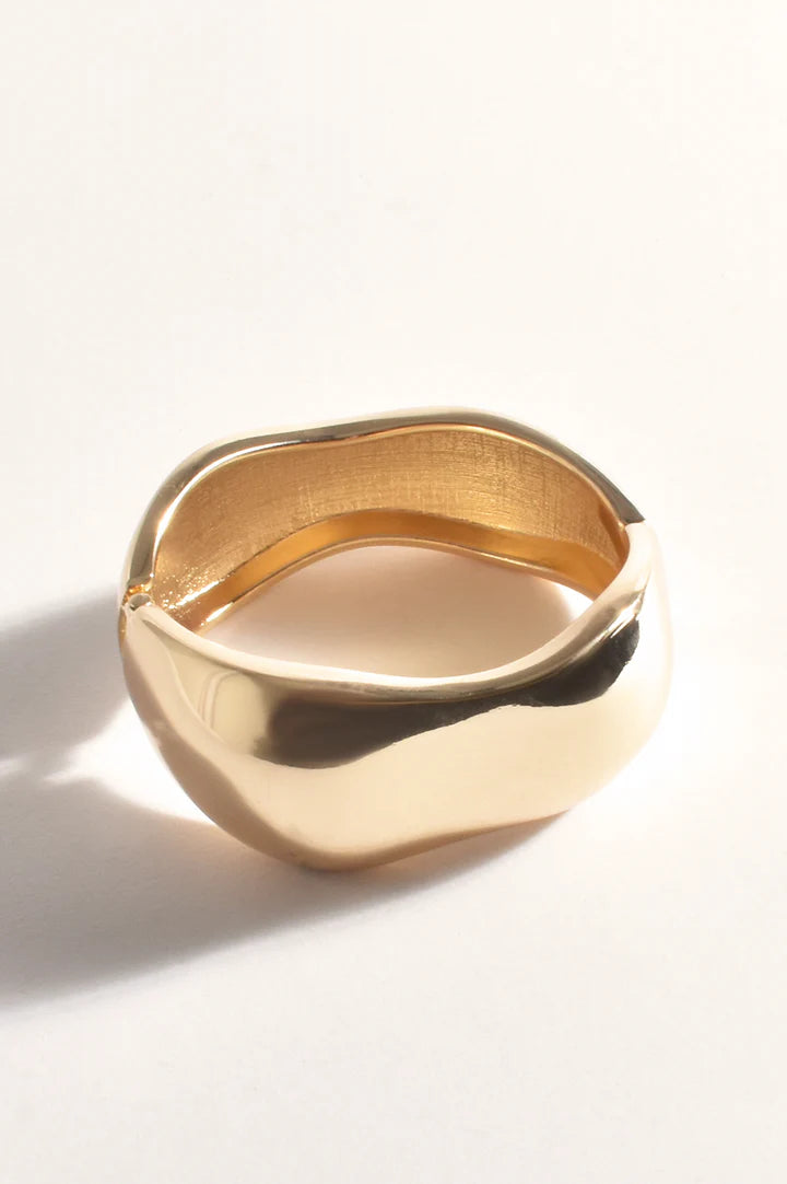 Organic Shape Bangle Gold