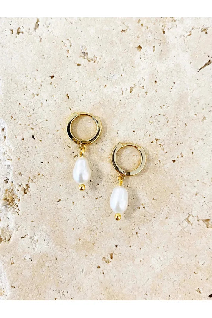 Daphne 18K Gold Pearl Earring